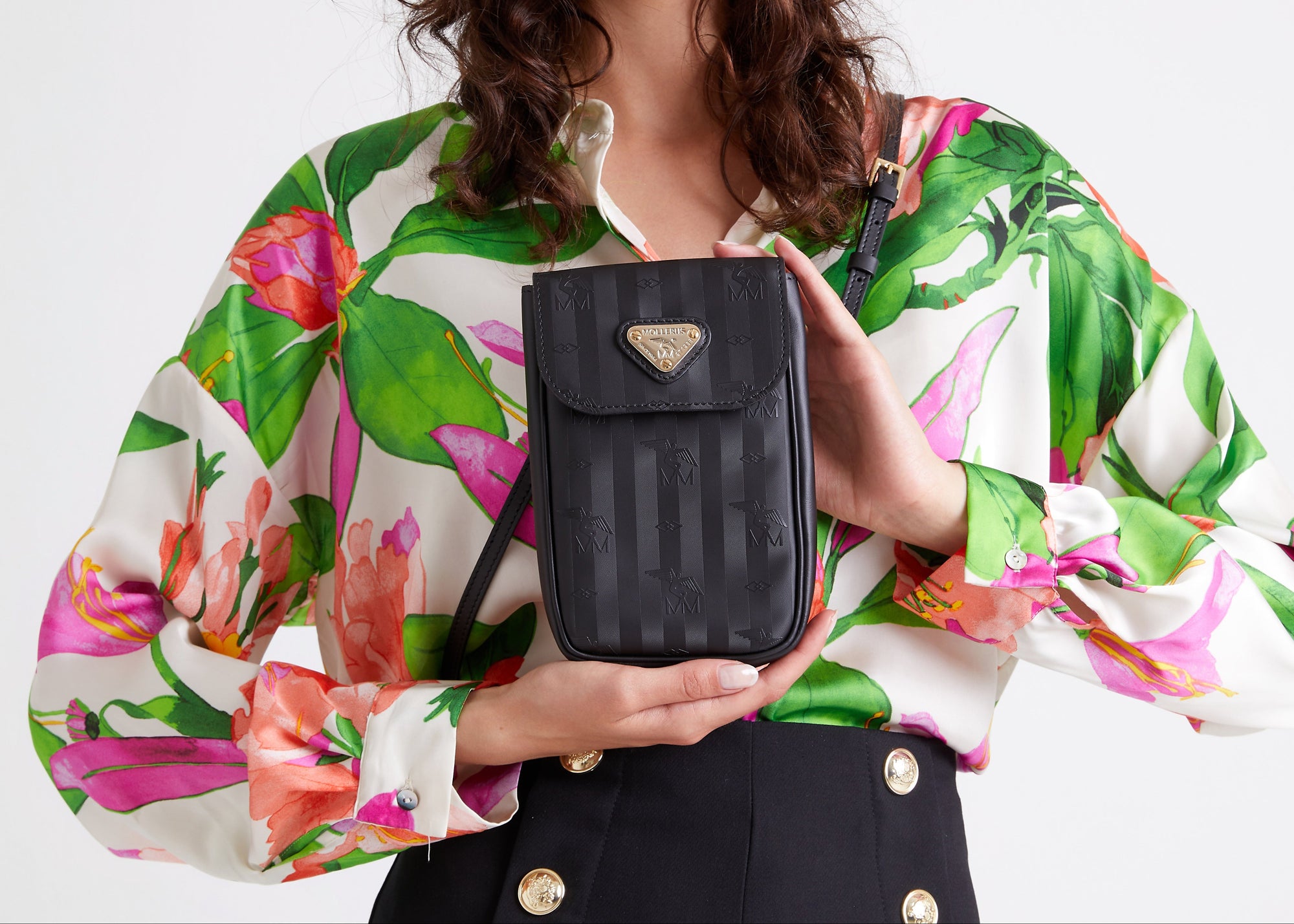 STEG | Handyportemonnaie classic schwarz/gold - CLOSE UP